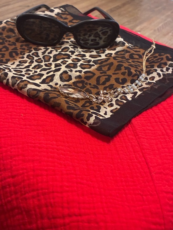 Vintage Accessories - Breakfast at Tiffany’s Bundle: Vintage Leopard Scarf, Gold Necklace, Blk Shades